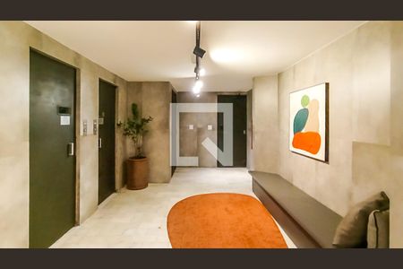 Hall do predio de kitnet/studio para alugar com 1 quarto, 30m² em Centro Histórico, Porto Alegre