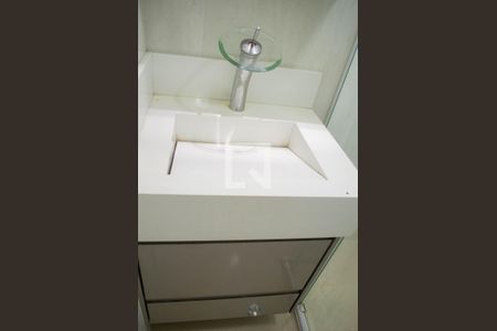 Apartamento à venda com 63m², 3 quartos e 2 vagas Apartamento à venda com 63m², 3 quartos e 2 vagasBanheiro 1