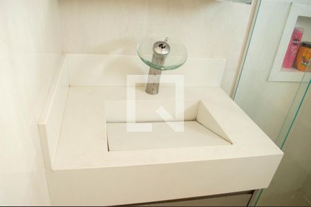 Apartamento à venda com 63m², 3 quartos e 2 vagas Apartamento à venda com 63m², 3 quartos e 2 vagasBanheiro 2