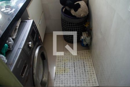 Apartamento à venda com 63m², 3 quartos e 2 vagas Apartamento à venda com 63m², 3 quartos e 2 vagasÁrea de Serviço