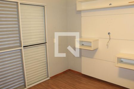 Quarto  de casa de condomínio para alugar com 2 quartos, 79m² em Jardim Colibri, Cotia