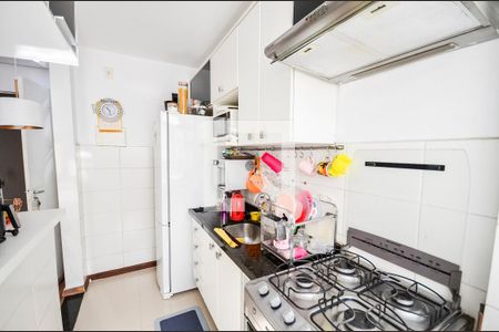 Apartamento à venda com 48m², 2 quartos e 1 vaga Apartamento à venda com 48m², 2 quartos e 1 vagaCozinha e Área de Serviço