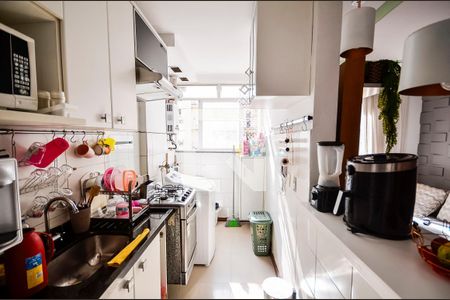 Apartamento à venda com 48m², 2 quartos e 1 vaga Apartamento à venda com 48m², 2 quartos e 1 vagaCozinha e Área de Serviço