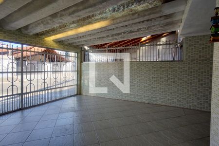 Casa para alugar com 112m², 2 quartos e 3 vagas Casa para alugar com 112m², 2 quartos e 3 vagasGaragem