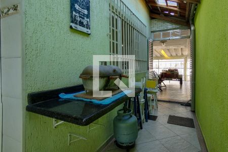 Casa para alugar com 112m², 2 quartos e 3 vagas Casa para alugar com 112m², 2 quartos e 3 vagasCorredor lateral