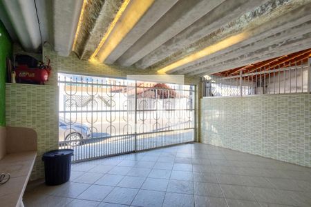 Casa para alugar com 112m², 2 quartos e 3 vagas Casa para alugar com 112m², 2 quartos e 3 vagasGaragem
