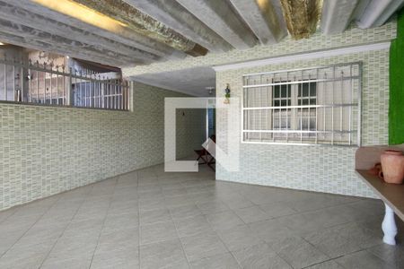 Casa para alugar com 112m², 2 quartos e 3 vagas Casa para alugar com 112m², 2 quartos e 3 vagasGaragem