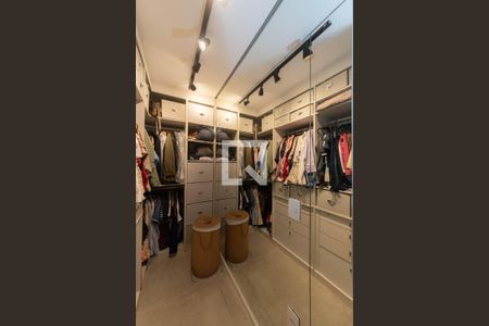Apartamento à venda com 69m², 1 quarto e 2 vagasCloset da Suíte