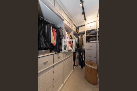 Apartamento à venda com 69m², 1 quarto e 2 vagasCloset da Suíte