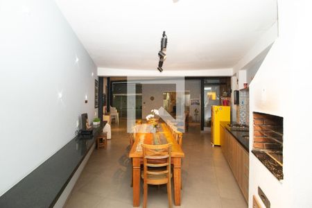 Casa à venda com 510m², 4 quartos e 7 vagasSala