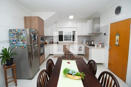 Casa à venda com 510m², 4 quartos e 7 vagasCozinha