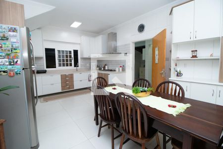 Casa à venda com 510m², 4 quartos e 7 vagasCozinha