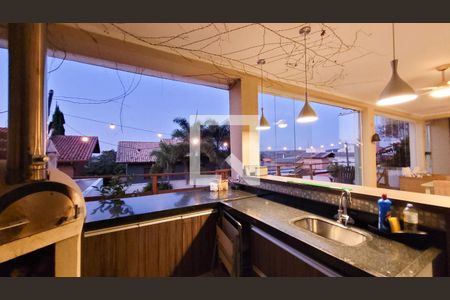 Casa de condomínio para alugar com 230m², 4 quartos e 3 vagasÁrea gourmet