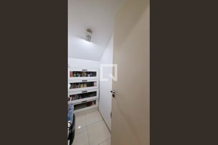 Casa de condomínio para alugar com 230m², 4 quartos e 3 vagasDespensa