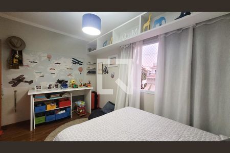 Casa de condomínio para alugar com 230m², 4 quartos e 3 vagasQuarto