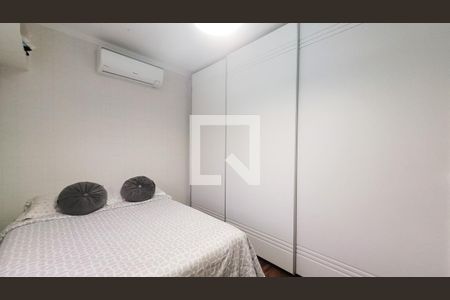 Casa de condomínio para alugar com 230m², 4 quartos e 3 vagasQuarto