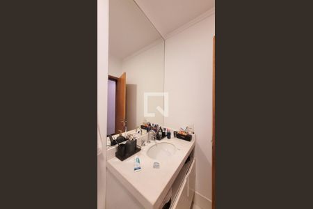 Casa de condomínio para alugar com 230m², 4 quartos e 3 vagasBanheiro da Suíte