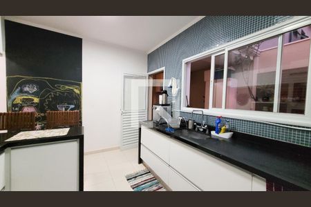 Casa de condomínio para alugar com 230m², 4 quartos e 3 vagasCozinha