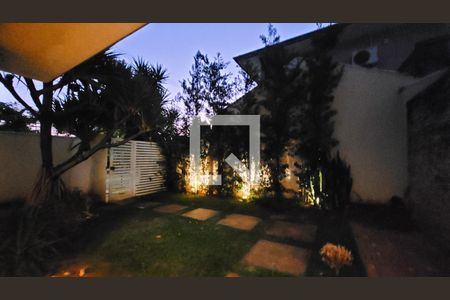 Casa de condomínio para alugar com 230m², 4 quartos e 3 vagasGaragem