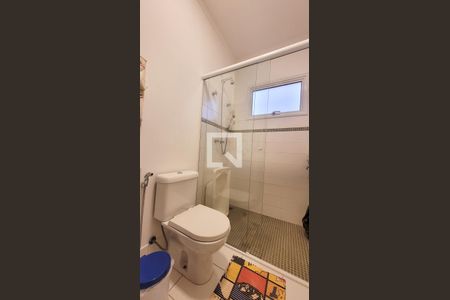 Casa de condomínio para alugar com 230m², 4 quartos e 3 vagasBanheiro