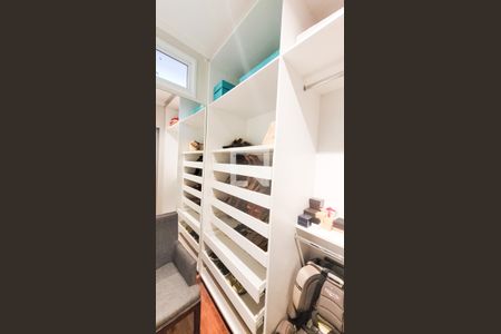 Casa de condomínio para alugar com 230m², 4 quartos e 3 vagasCloset da suíte master