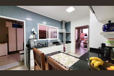 Casa de condomínio para alugar com 230m², 4 quartos e 3 vagasCozinha