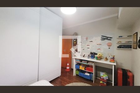 Casa de condomínio para alugar com 230m², 4 quartos e 3 vagasQuarto