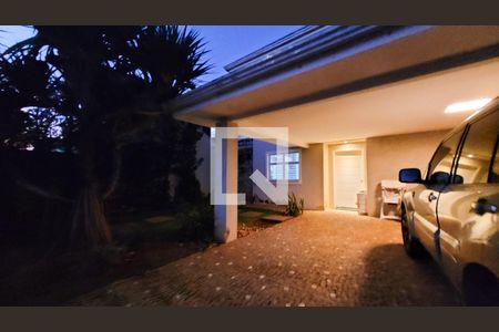 Casa de condomínio para alugar com 230m², 4 quartos e 3 vagasGaragem