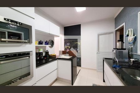 Casa de condomínio para alugar com 230m², 4 quartos e 3 vagasCozinha