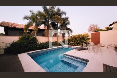 Casa de condomínio para alugar com 230m², 4 quartos e 3 vagasPiscina