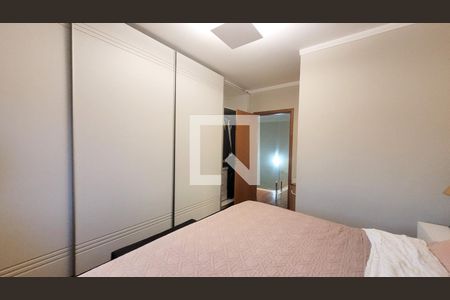 Casa de condomínio para alugar com 230m², 4 quartos e 3 vagasSuíte