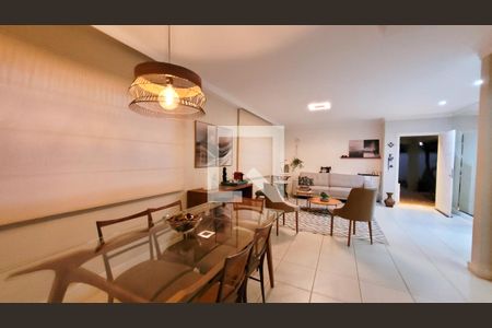 Sala de casa de condomínio para alugar com 4 quartos, 230m² em Loteamento Caminhos de San Conrado (sousas), Campinas