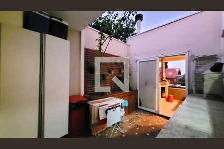 Casa de condomínio para alugar com 230m², 4 quartos e 3 vagasLavanderia