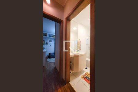 Casa de condomínio para alugar com 230m², 4 quartos e 3 vagasBanheiro