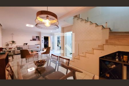 Sala de casa de condomínio para alugar com 4 quartos, 230m² em Loteamento Caminhos de San Conrado (sousas), Campinas