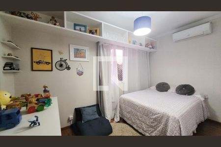 Casa de condomínio para alugar com 230m², 4 quartos e 3 vagasQuarto