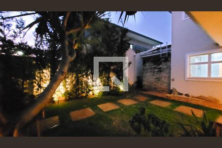 Casa de condomínio para alugar com 230m², 4 quartos e 3 vagasGaragem