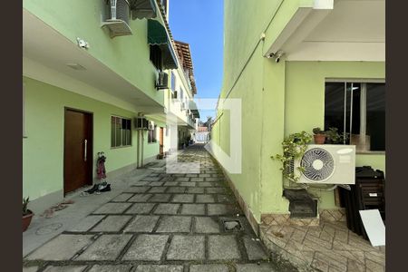 Casa de condomínio à venda com 68m², 2 quartos e 1 vagaFachada