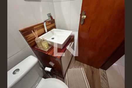 Casa de condomínio à venda com 68m², 2 quartos e 1 vagaBanheiro