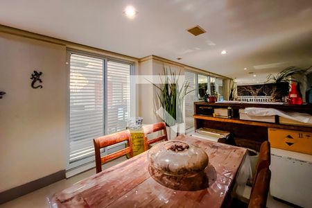 Apartamento à venda com 150m², 3 quartos e 5 vagasVaranda