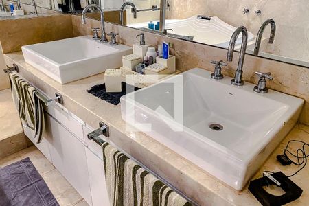 Apartamento à venda com 150m², 3 quartos e 5 vagasBanheiro Quarto 1 - Suíte Master