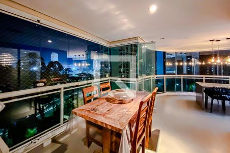 Apartamento à venda com 150m², 3 quartos e 5 vagasVaranda