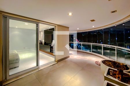 Varanda de apartamento à venda com 3 quartos, 150m² em Jardim Analia Franco, São Paulo