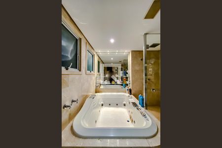 Apartamento à venda com 150m², 3 quartos e 5 vagasBanheiro Quarto 1 - Suíte Master