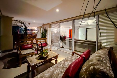 Apartamento à venda com 150m², 3 quartos e 5 vagasVaranda