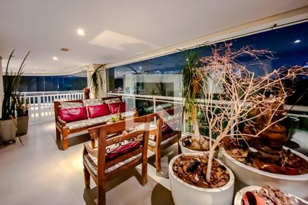 Apartamento à venda com 150m², 3 quartos e 5 vagasVaranda