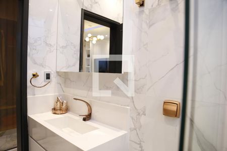 Casa de condomínio à venda com 350m², 3 quartos e 4 vagasBanheiro da Suíte 2