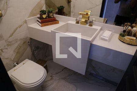 Casa de condomínio à venda com 350m², 3 quartos e 4 vagasLavabo