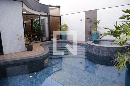 Casa de condomínio à venda com 350m², 3 quartos e 4 vagasPiscina