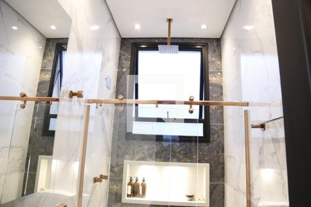 Casa de condomínio à venda com 350m², 3 quartos e 4 vagasBanheiro da Suíte 2